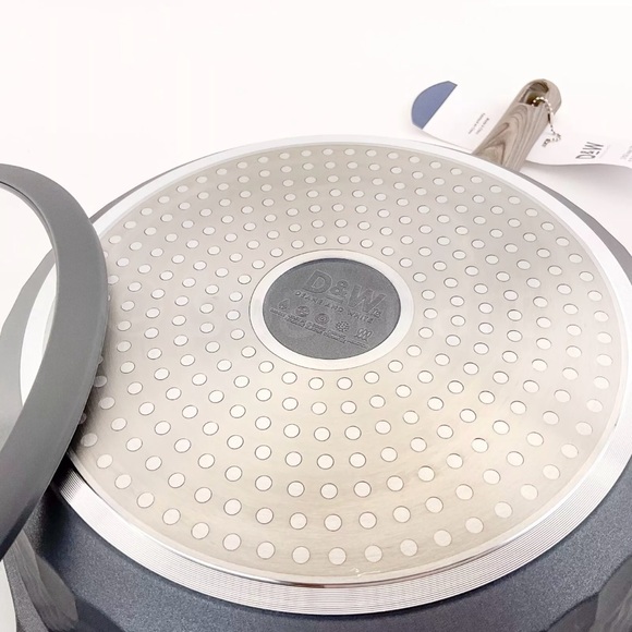 D&W 3.9 qt Deep Frying Pan Premium Nonstick Low Casserole With Lid 11” Cookware - Picture 7 of 8